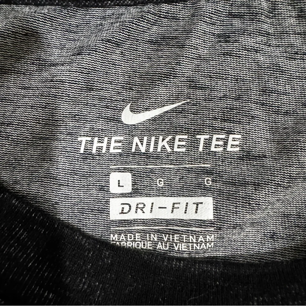 Nike Men's Charcoal Gray Tee